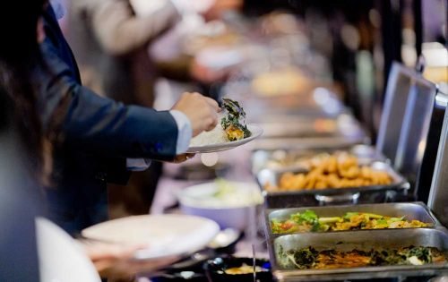 scooping-food-buffet-food-restaurant-catering